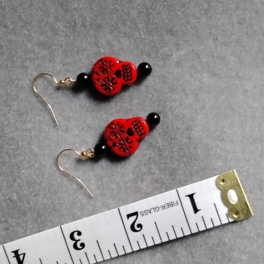 🎃Hand Crafted Red Skull Earrings with Black Onyx Beads🎃 - Picture 4 of 4